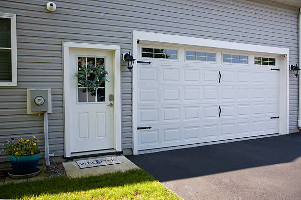 24/7 Emergency Garage Door Panel Replacement experts in Attala County County, MS